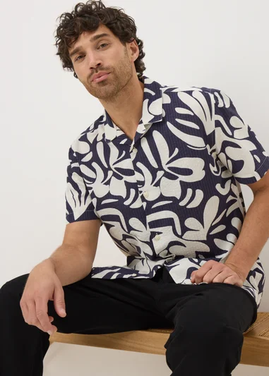 15710232-5275238572708310 Navy Textured Abstract Shape Shirt